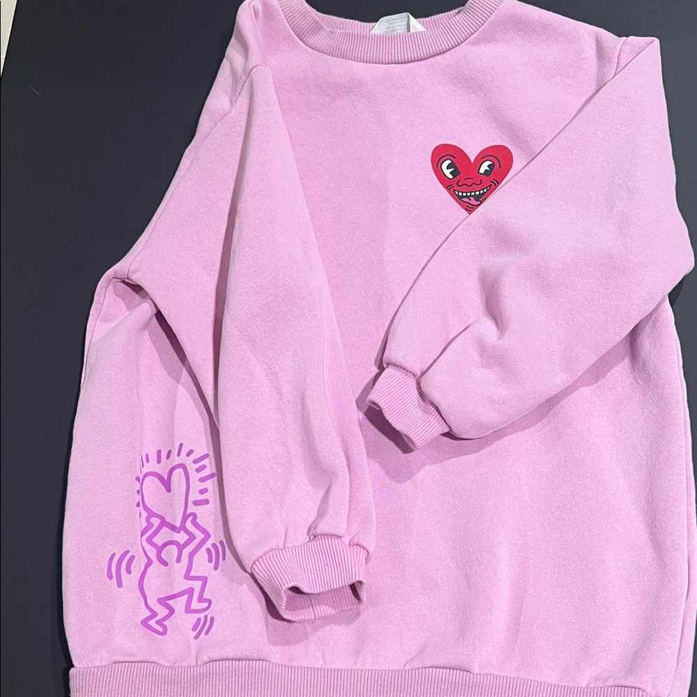 H&M5/6 Pink Sweatshirt Heart Design with love. Smoke and pet free home.